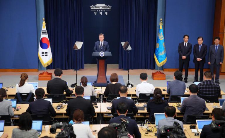 KIM JONG-UN TEM DÚVIDAS SOBRE GARANTIAS DE SEGURANÇA DADAS PELOS EUA, DIZ MOON JAE-IN