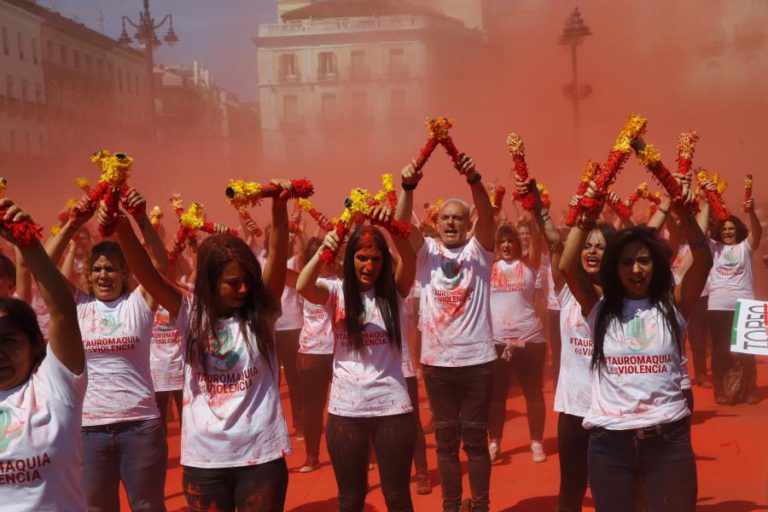 MILHARES DE PESSOAS PEDEM EM MADRID O FIM DOS ESPETÁCULOS TAUROMÁQUICOS