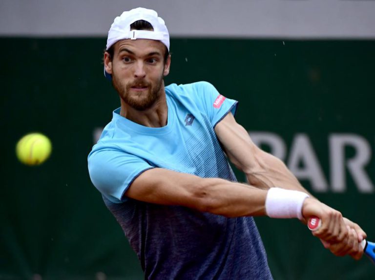 JOÃO SOUSA NA TERCEIRA RONDA DE PARES DE ROLAND GARROS