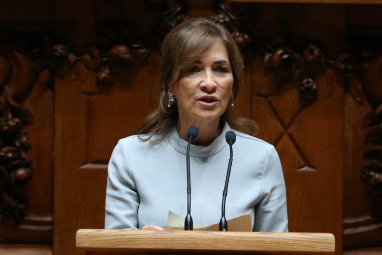 EUTANÁSIA: PS GARANTE RESPEITO PELA VONTADE DO DOENTE QUE PEDE PARA MORRER