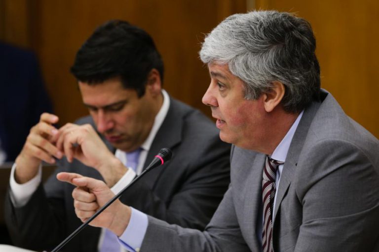 GOVERNO ESPERA QUE BANCOS REDUZAM CRÉDITO MALPARADO PARA MÉDIA EUROPEIA EM 4 ANOS