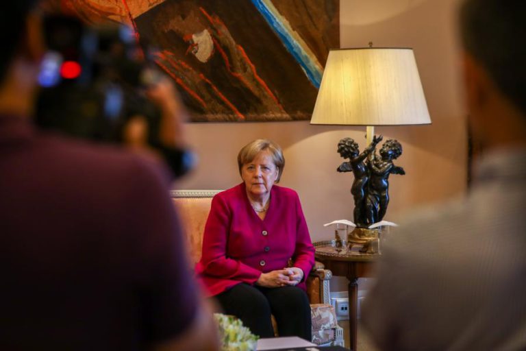 RIO SENSIBILIZA MERKEL PARA CORTE NOS FUNDOS DE COESÃO PROPOSTO PARA PORTUGAL