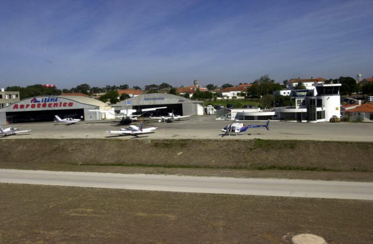 AVIONETA QUE SE DESPENHOU EM ESPANHA TINHA MATRÍCULA ALEMÃ E OS PASSAGEIROS NOMES ESTRANGEIROS