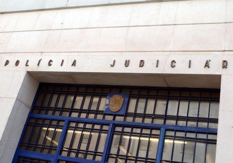 SUSPEITO DE HOMICÍDIO DOS PAIS NO BARREIRO EM PRISÃO PREVENTIVA