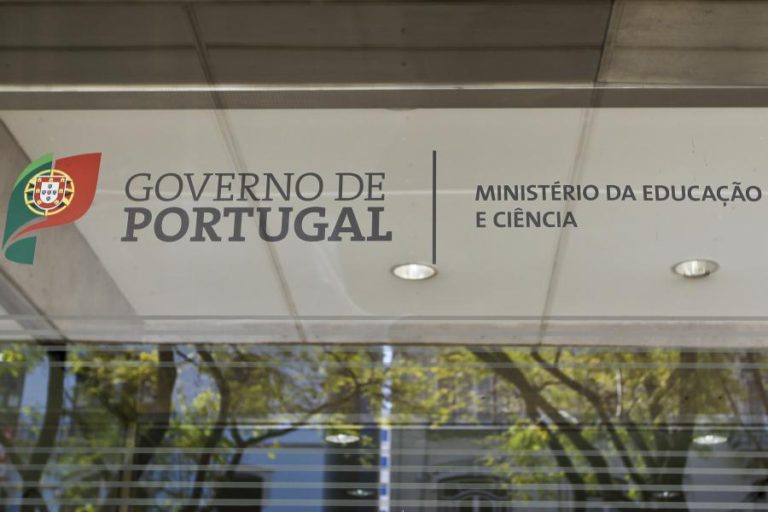 TRIBUNAL ADMINISTRATIVO DE LISBOA DECIDE A FAVOR DO GOVERNO SOBRE CONCURSO DE MOBILIDADE DOS PROFESSORES