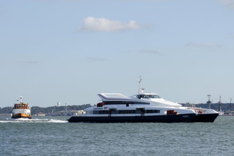 TRABALHADORES DA TRANSTEJO E SOFLUSA CANCELAM GREVES DE SEGUNDA E TERÇA-FEIRA