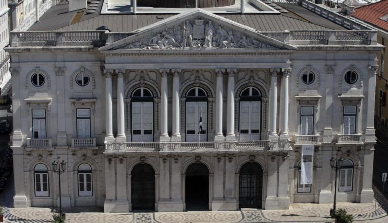 CIDADÃOS LESADOS POR LEILÃO DE RENDAS PONDERAM APRESENTAR QUEIXA CONTRA CÂMARA DE LISBOA