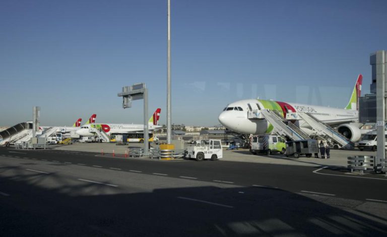 TAP REGISTA MAIS DE 50 CANCELAMENTOS DESDE DOMINGO À NOITE EM LISBOA E PORTO