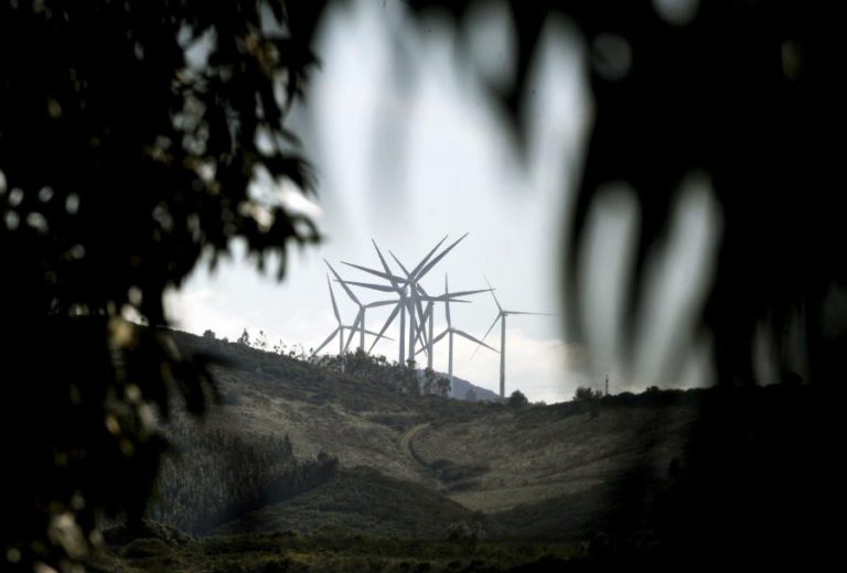 UE ADOTA META OBRIGATÓRIA DE 32% DE ENERGIAS RENOVÁVEIS ATÉ 2030
