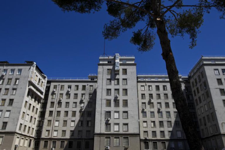 HOSPITAIS PÚBLICOS ESTÃO ENDIVIDADOS E “À BEIRA DE UM ATAQUE DE NERVOS”
