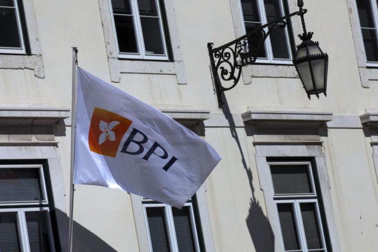 BPI MARCA ASSEMBLEIA-GERAL PARA VOTAR RETIRADA DE BOLSA E LIMITE AOS DIVIDENDOS