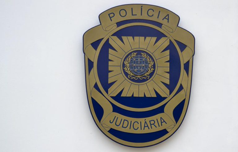 OPERAÇÃO LEX: PJ REALIZA BUSCAS A ESCRITÓRIO DE FUNCIONÁRIA HOSPITALAR