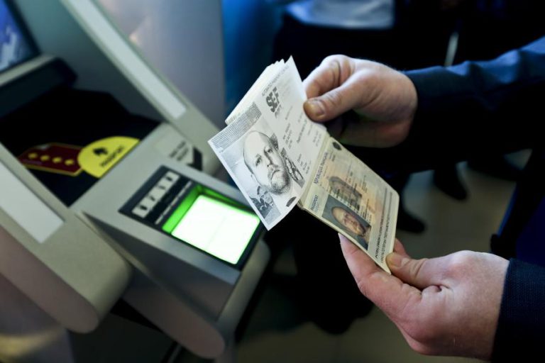 PASSAPORTE PORTUGUÊS VAI SER O PRIMEIRO DA UE COM VINHETA EM BRAILLE