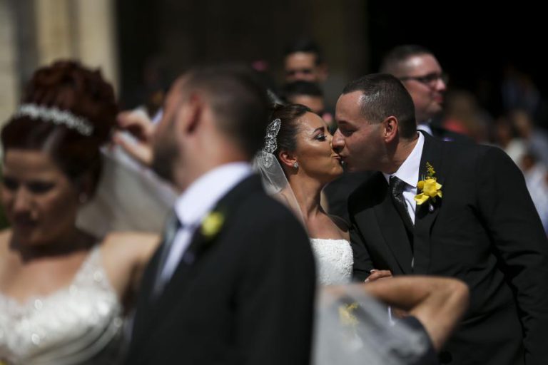 CASAMENTOS E MARCHAS TOMAM CONTA DE LISBOA EM VÉSPERA DE FERIADO MUNICIPAL