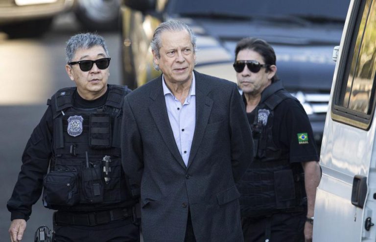 SUPREMO TRIBUNAL BRASILEIRO SUSPENDE PENA E ORDENA LIBERTAÇÃO DE EX-MINISTRO JOSÉ DIRCEU