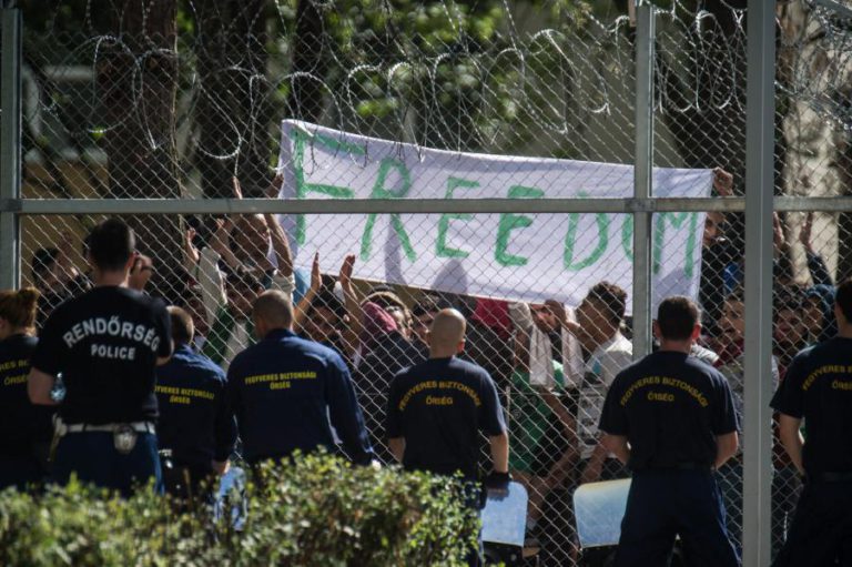 QUATRO PAÍSES DE LESTE VÃO BOICOTAR MINICIMEIRA EUROPEIA SOBRE MIGRAÇÕES NO DOMINGO
