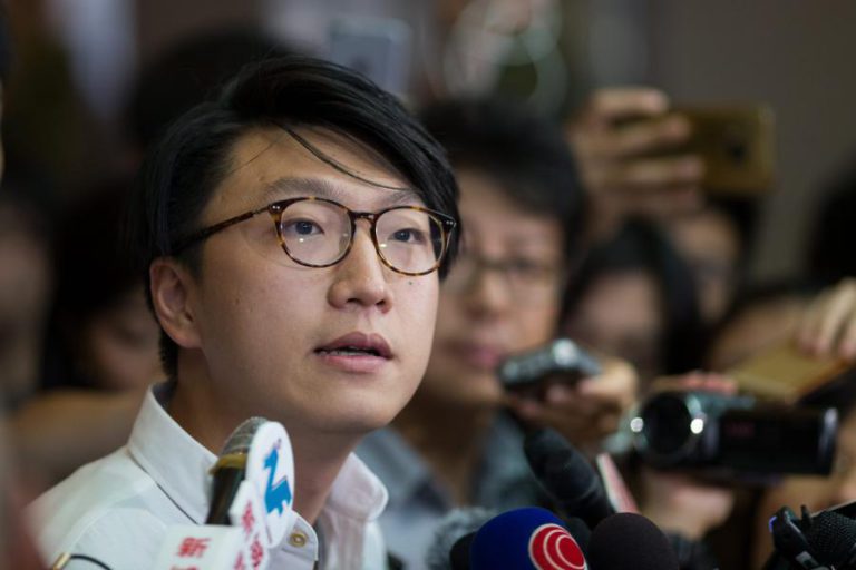 ATIVISTA PRÓ-INDEPENDÊNCIA DE HONG KONG CONDENADO A SEIS ANOS DE PRISÃO