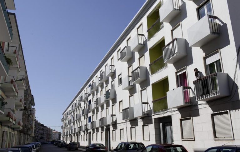 PRESTAÇÕES DA CASA PAGAS AO BANCO PRATICAMENTE INALTERADAS EM JUNHO