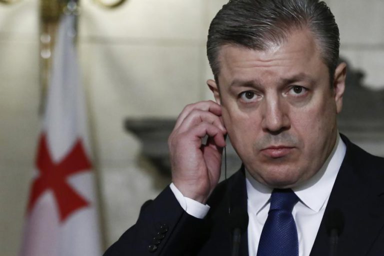 PRIMEIRO-MINISTRO DA GEÓRGIA DEMITE-SE