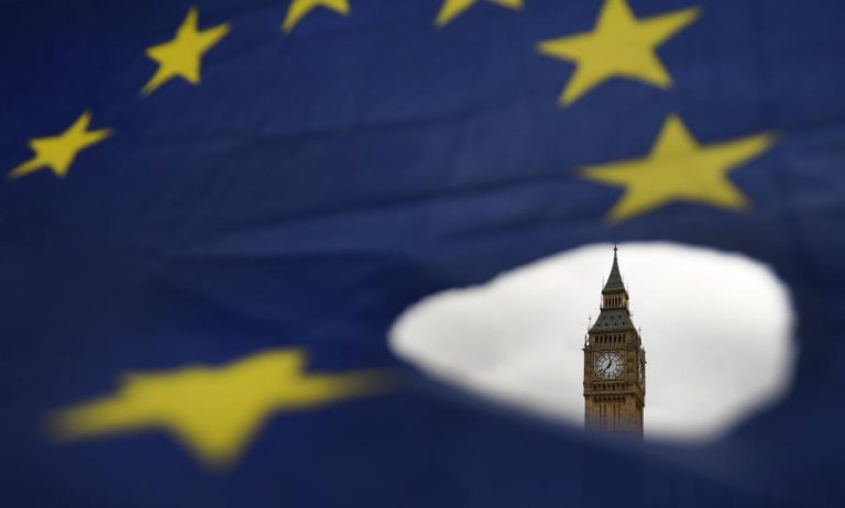 DISPARA NÚMERO DE BRITÂNICOS COM OUTRA NACIONALIDADE DA UNIÃO EUROPEIA