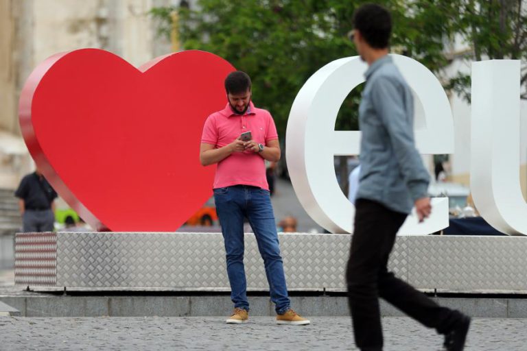 UTILIZAÇÃO DE DADOS MÓVEIS POR PORTUGUESES EM ‘ROAMING’ NA EUROPA AUMENTA 370% NUM ANO