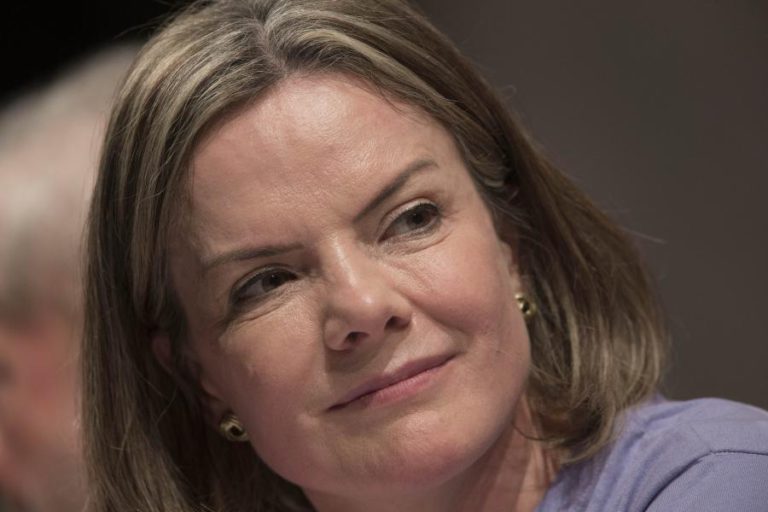 TRIBUNAL BRASILEIRO ABSOLVE SENADORA GLEISI HOFFMANN DE CORRUPÇÃO