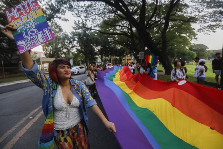 SUPREMO TRIBUNAL DAS FILIPINAS COMEÇA A APRECIAR LEI QUE PROÍBE CASAMENTO ‘GAY’