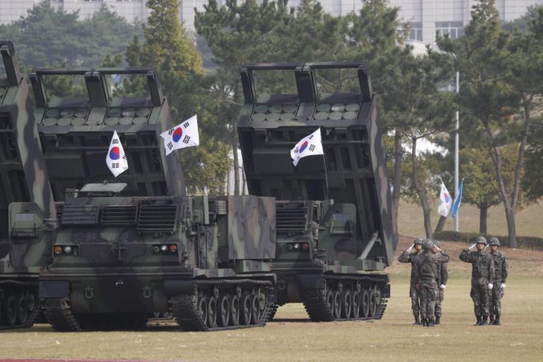 COREIA DO SUL SUSPENDE MANOBRAS MILITARES PREVISTAS NA PRÓXIMA SEMANA
