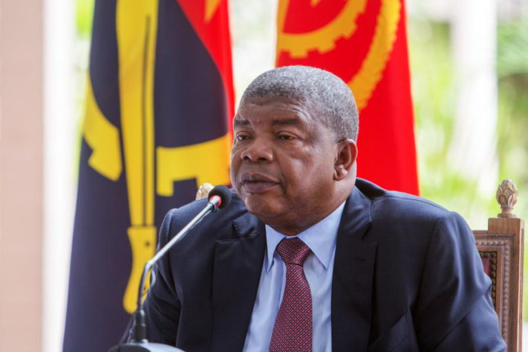 PR ANGOLANO EXONERA TRÊS OFICIAIS GENERAIS DAS CASAS DE SEGURANÇA E MILITAR