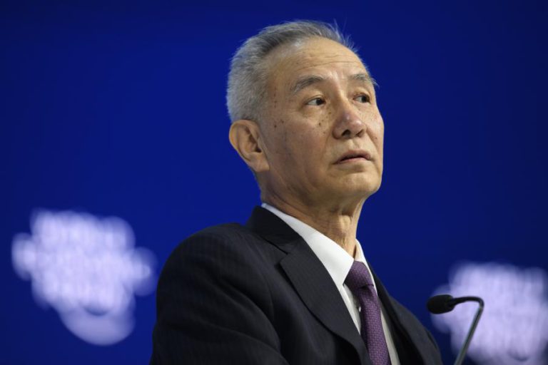 CHINA E UE REJEITAM PROTECIONISMO COMERCIAL DE DONALD TRUMP