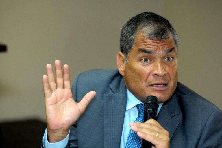 PROCURADOR-GERAL DO EQUADOR QUER PULSEIRA ELETRÓNICA PARA EX-PRESIDENTE RAFAEL CORREA