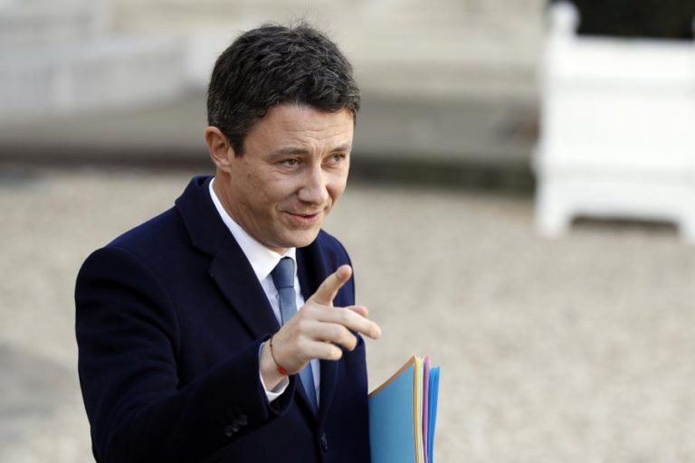 GOVERNO FRANCÊS REFERE-SE A POSSÍVEL DESEMBARQUE DO NAVIO LIFELINE EM MALTA
