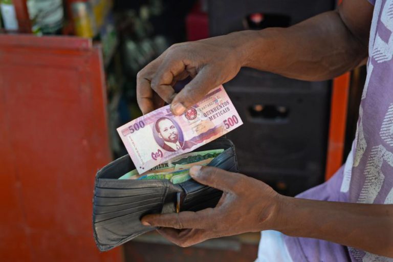 MOEDA MOÇAMBICANA GANHA 6,5 METICAIS FACE AO EURO DESDE ABRIL