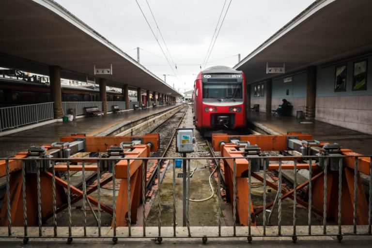 CP REGISTOU 40% DE SUPRESSÕES ATÉ ÀS 10:00 E ESPERA IMPACTO DE 700 MIL EUROS DEVIDO A GREVE