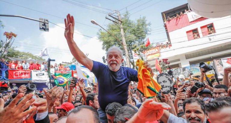 SUPREMO TRIBUNAL FEDERAL DO BRASIL ARQUIVA PEDIDO DE LIBERTAÇÃO DE LULA DA SILVA