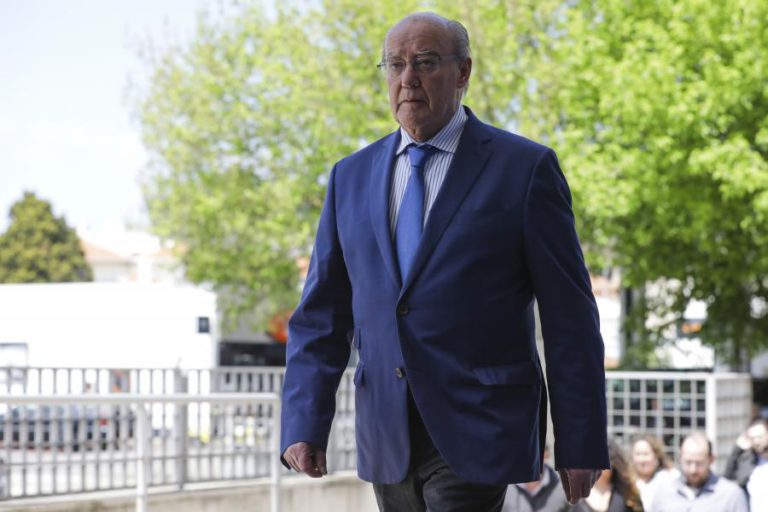 PINTO DA COSTA DIZ QUE FC PORTO NÃO ESTÁ A NEGOCIAR SAÍDAS