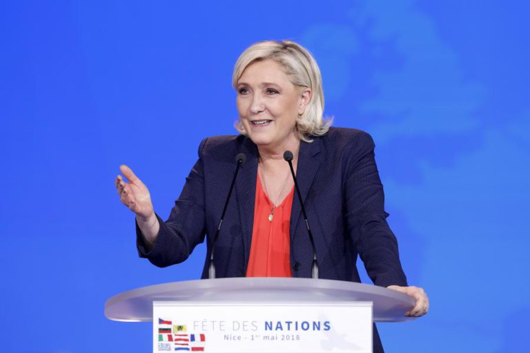 TRIBUNAL GERAL DA UE CONFIRMA QUE MARINE LE PEN TEM DE DEVOLVER QUASE 300 MIL EUROS