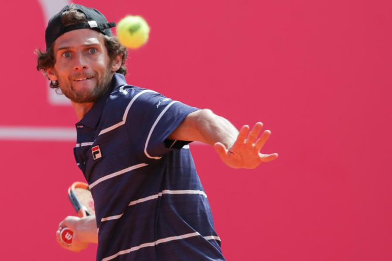 PEDRO SOUSA É O TERCEIRO PORTUGUÊS ELIMINADO NO TORNEIO DE TÉNIS DE BLOIS