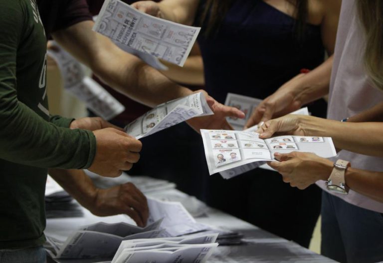 COLÔMBIA ELEGE HOJE PRESIDENTE NUMA SEGUNDA VOLTA POLARIZADA PELOS ACORDOS DE PAZ