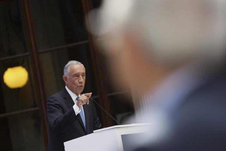 MARCELO DECLARA-SE PREOCUPADO COM “NOVA MODA DAS DEMOCRACIAS ILIBERAIS”