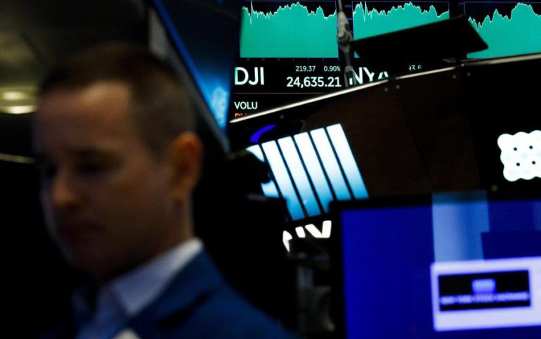 BOLSA DE NOVA IORQUE NEGOCEIA EM QUEDA PRESSIONADA POR GUERRA COMERCIAL COM CHINA