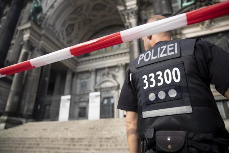 INCIDENTE NA CATEDRAL DE BERLIM SEM RELAÇÃO A TERRORISMO, AFIRMA POLÍCIA