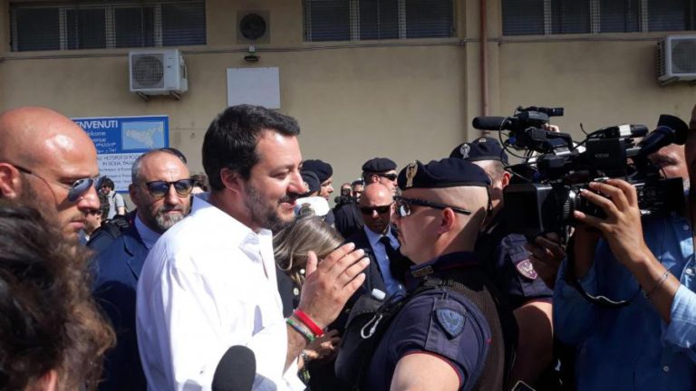 ITÁLIA RECUSA DESEMBARQUE DE 629 MIGRANTES E PEDE A MALTA QUE OS ACOLHA