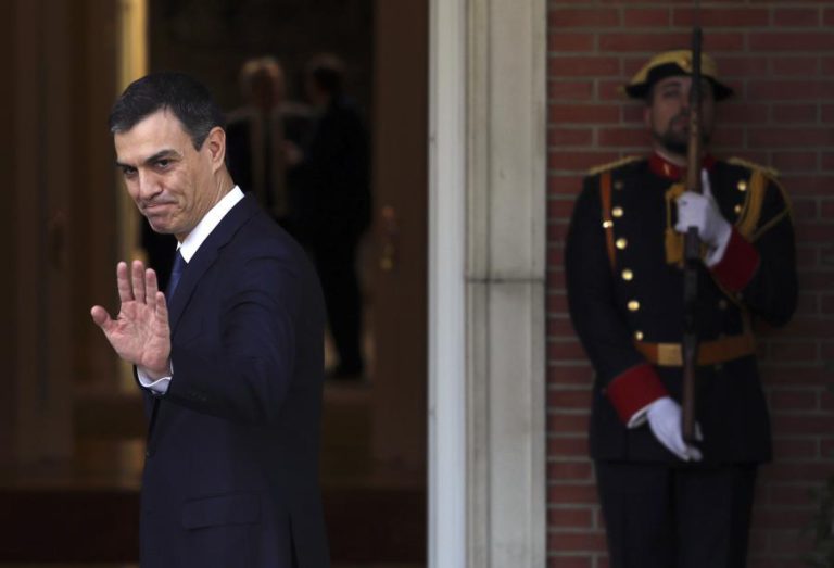 PEDRO SÁNCHEZ INAUGURA AGENDA OFICIAL CONCENTRADO NA FORMAÇÃO DO GOVERNO