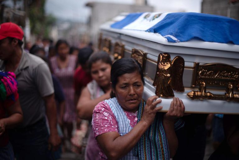 NÚMERO DE MORTES DEVIDO A ERUPÇÃO DE VULCÃO NA GUATEMALA SOBE PARA 99