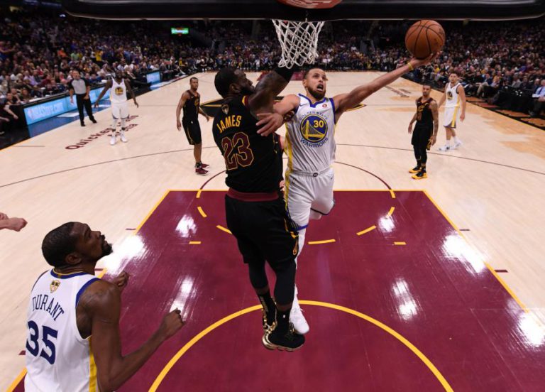GOLDEN STATE WARRIORS CAMPEÕES DA NBA PELA SEXTA VEZ, AO BATEREM ‘CAVS’ POR 4-0