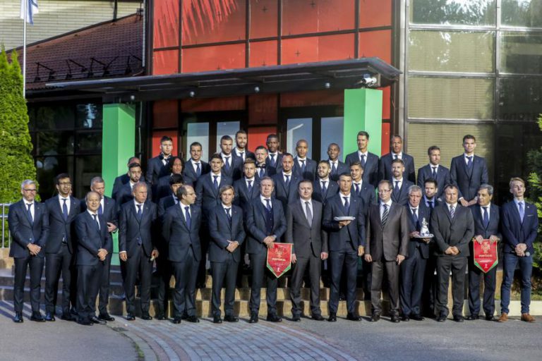 PORTUGAL CUMPRE PRIMEIRO TREINO NA RÚSSIA, À PORTA ABERTA