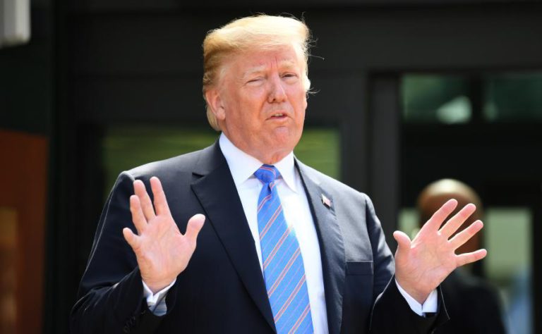 DONALD TRUMP DEFENDE QUE O MUNDO ESTÁ MAIS LONGE “DE UMA CATÁSTROFE NUCLEAR”