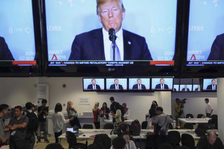 TRUMP DIZ QUE CRÍTICAS DE TRUDEAU VÃO CUSTAR MUITO DINHEIRO AO CANADÁ