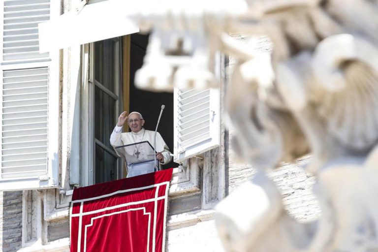 EUA/COREIA DO NORTE: PAPA REZA PARA QUE CIMEIRA ESTABELEÇA BASES PARA A PAZ